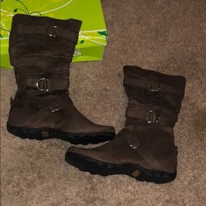 7.5 Brown Boots. Never worn.